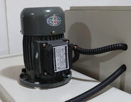 Автоматическая капсульная упаковочная машина с коробкой теплового туннеля с пластиковой пленкой