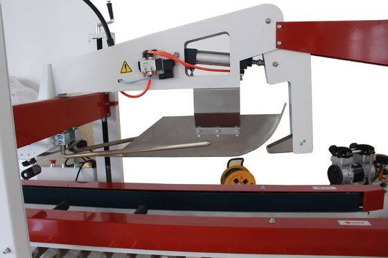 Ширина уплотнения 48-75 мм Авто Flapper Carton Folding And Sealing Machine для тяжелых коробок
