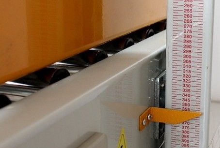 Продуктовые упаковки Упрощенная высокоскоростная картональная уплотнительная машина для максимальной производительности
