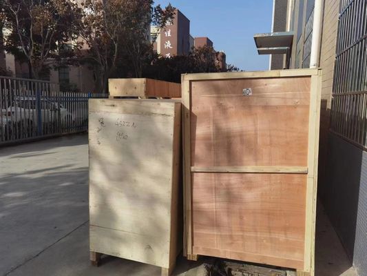 Промышленная автоматическая теплосокращающаяся упаковочная машина для процесса уплотнения бутылок шампуня