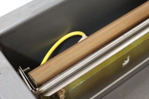 Эффективно упаковывайте свои продукты с помощью коммерческой однокамерной вакуумной машины DZ-600