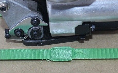 Видео Техническая поддержка Полуавтоматическая пластиковая ленточная ленточная машина для PET PP ленты