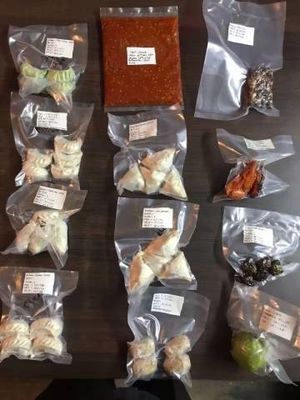 Машина для вакуумной упаковки мяса длиной 600 мм для 1 кг мешков в двойной камере